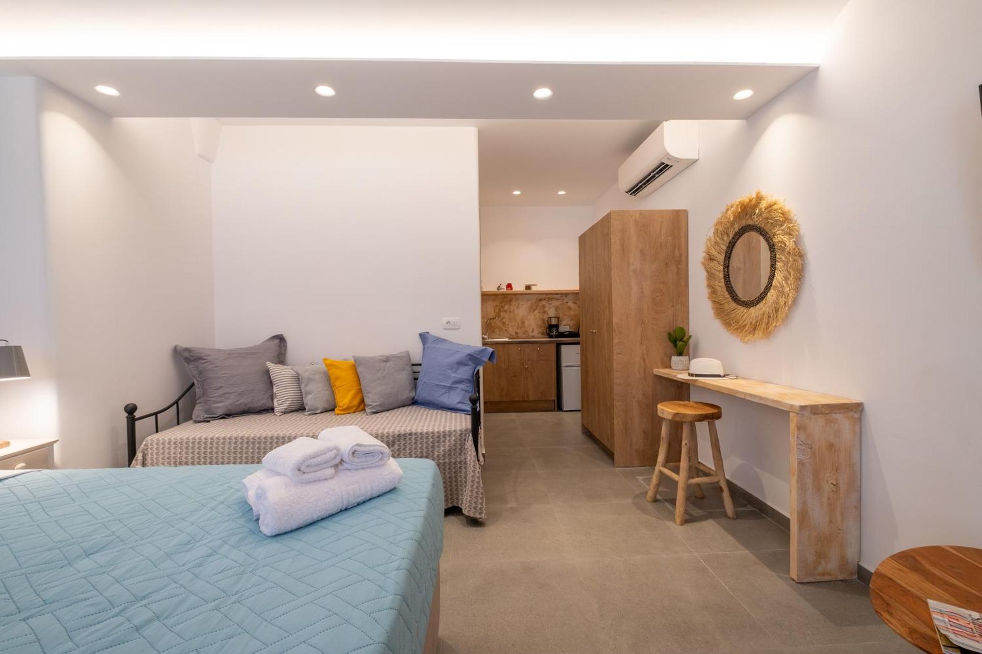 Sand Gem - Beach Apartments Периволос Экстерьер фото